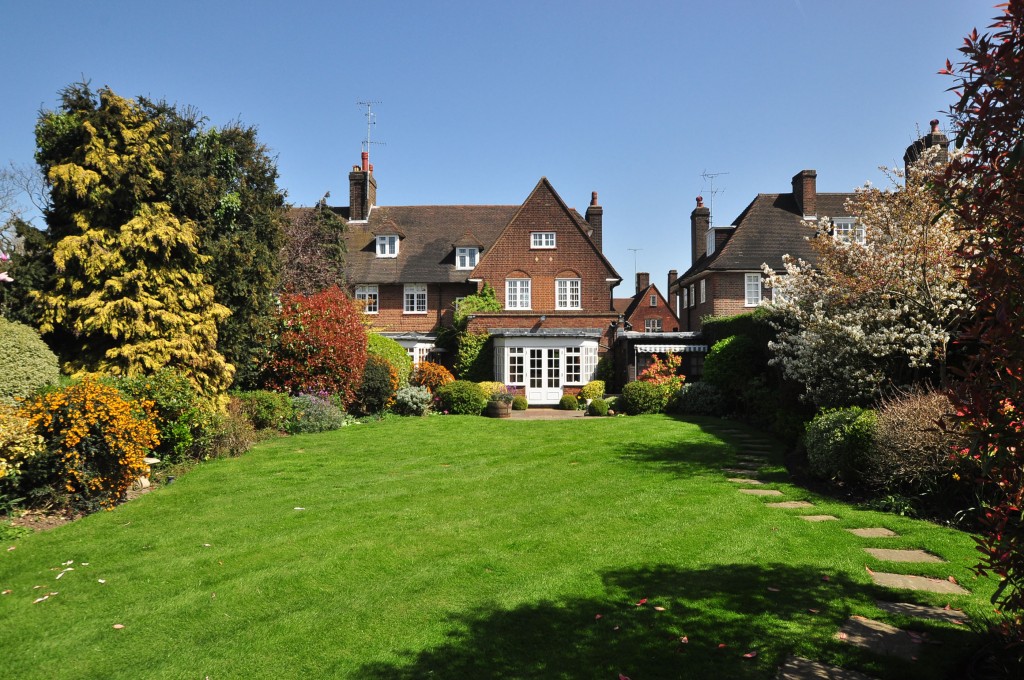 Heathgate, Hampstead Garden Suburb, NW11 Heathgate