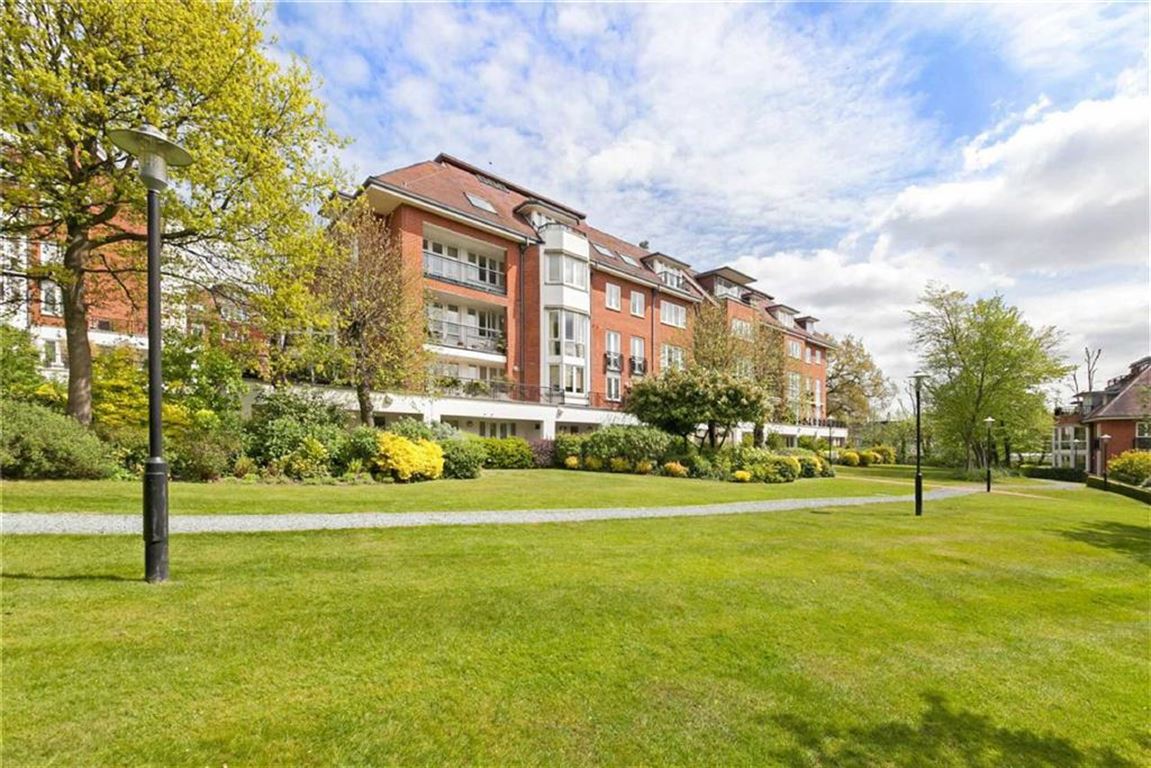 Heath Place, Finchley Road, Hampstead, NW3 Heathgate