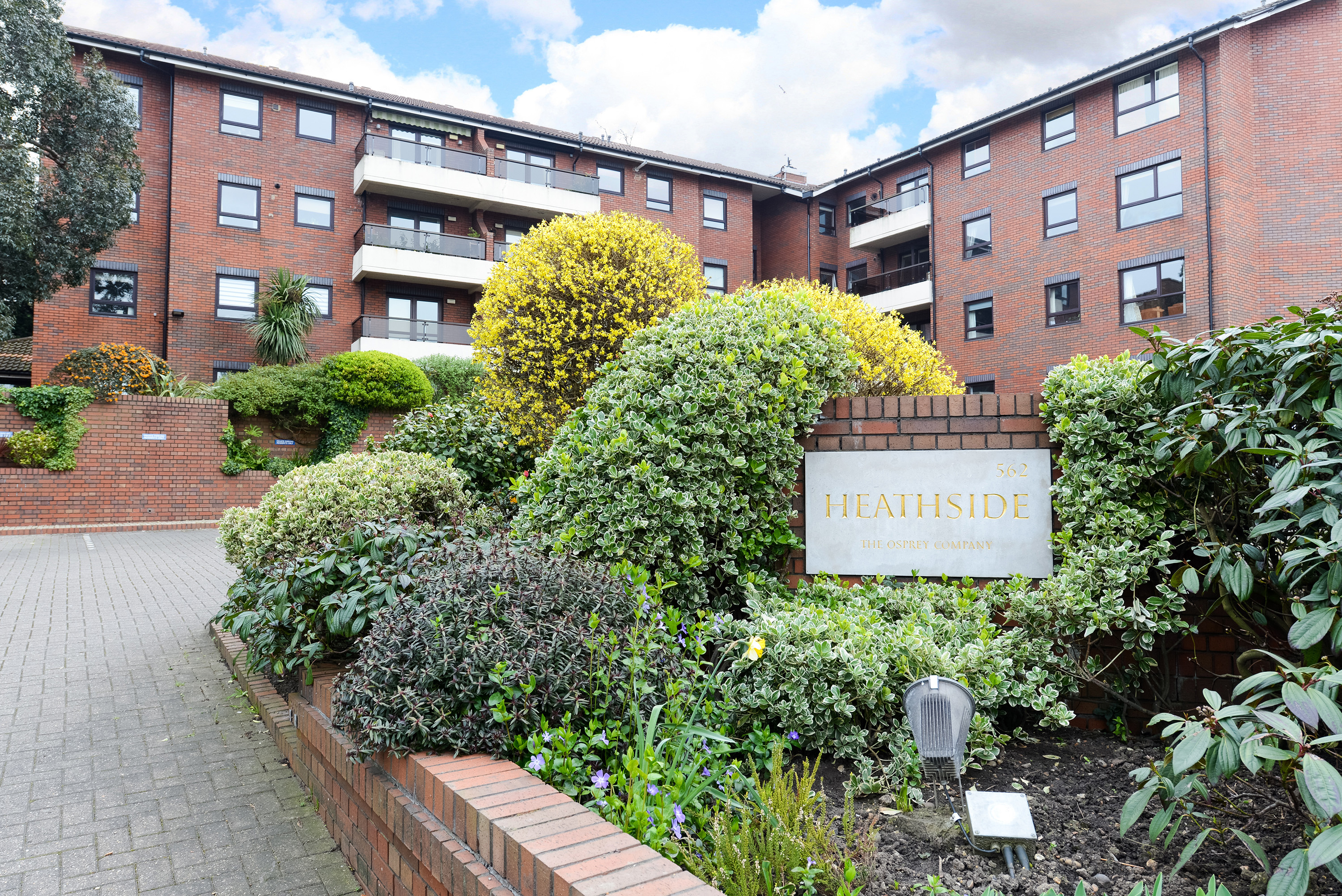 Heathside Finchley Road Golders Green NW11 Heathgate