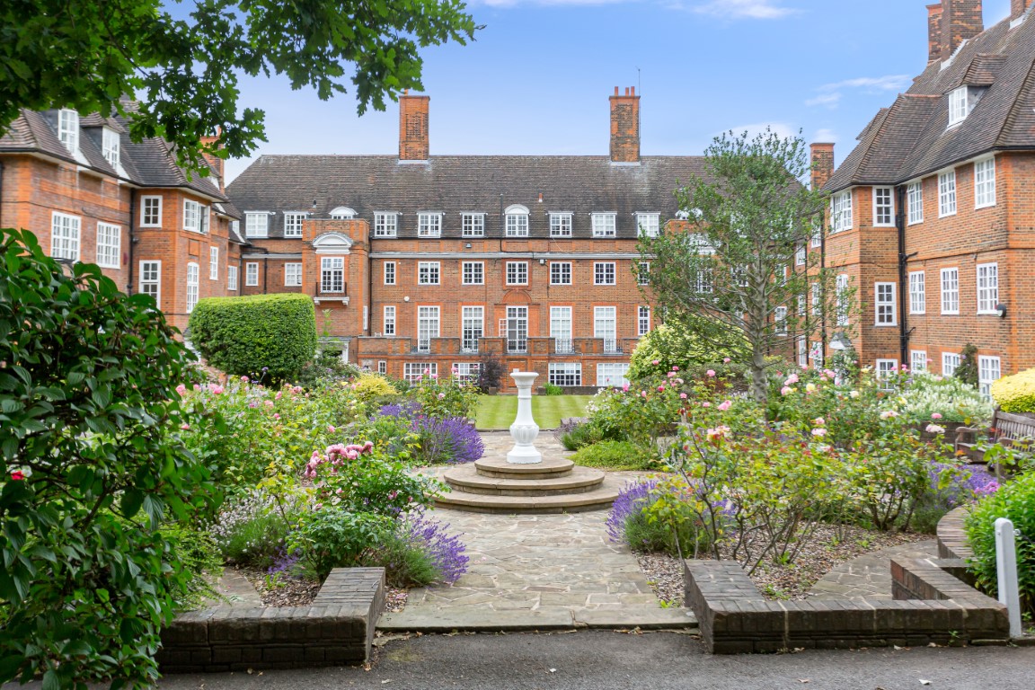 Heathcroft Hampstead Way Hampstead Garden Suburb NW11 Heathgate