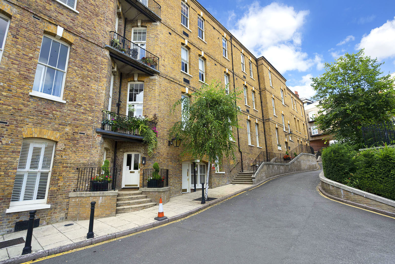 Upper Hampstead Walk, Hampstead Village NW3 Heathgate